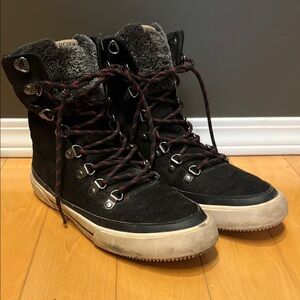 Black Roxy High-Top Sneakers with Red Laces